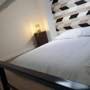 Appartement Grand Loft Avec Terrasse Privee, Saint-Etienne (Loire)